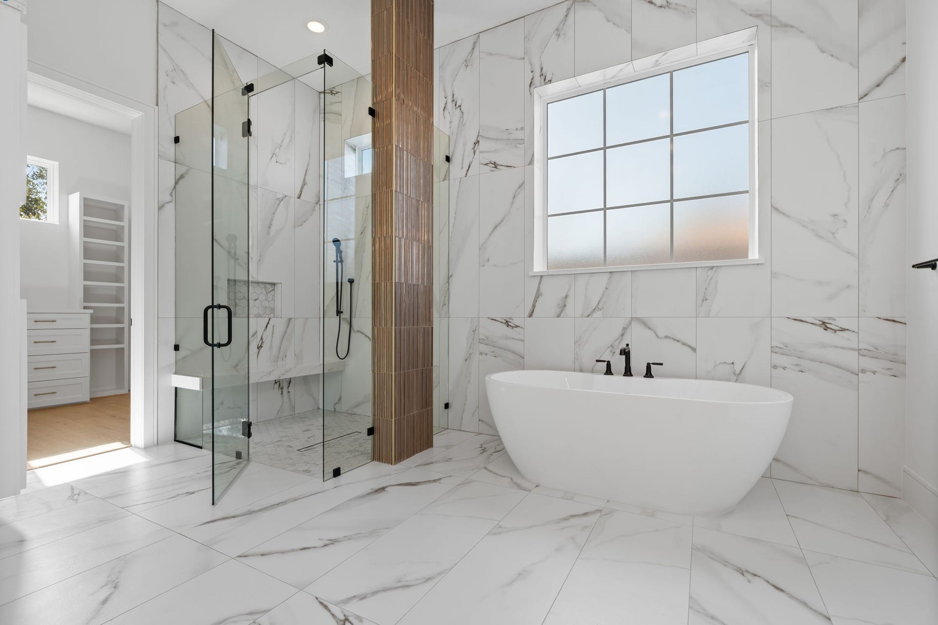 8021 Turquoise Lane, Houston, TX 77055 Spa like primary bathroom suite