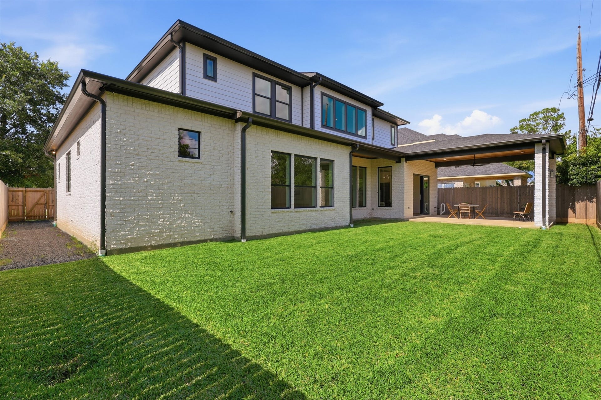 8021 Turquoise Lane, Houston, TX 77055 *Pool rendering for reference only*