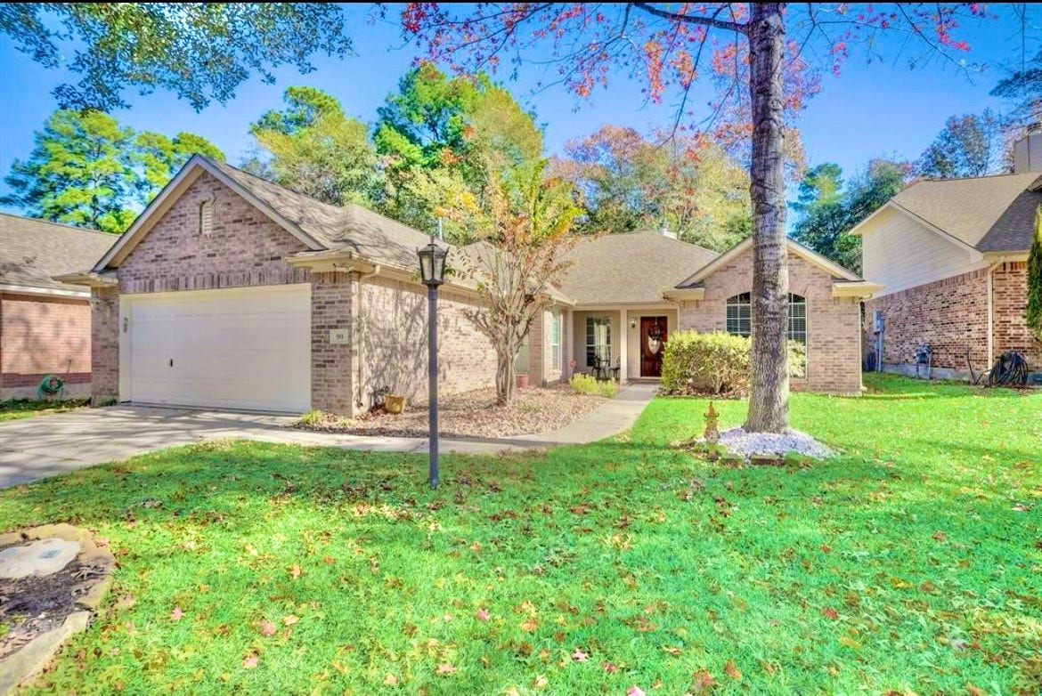 90 N Creekmist Place, The Woodlands, TX 77385 On a privacy lot with no rear neighbors