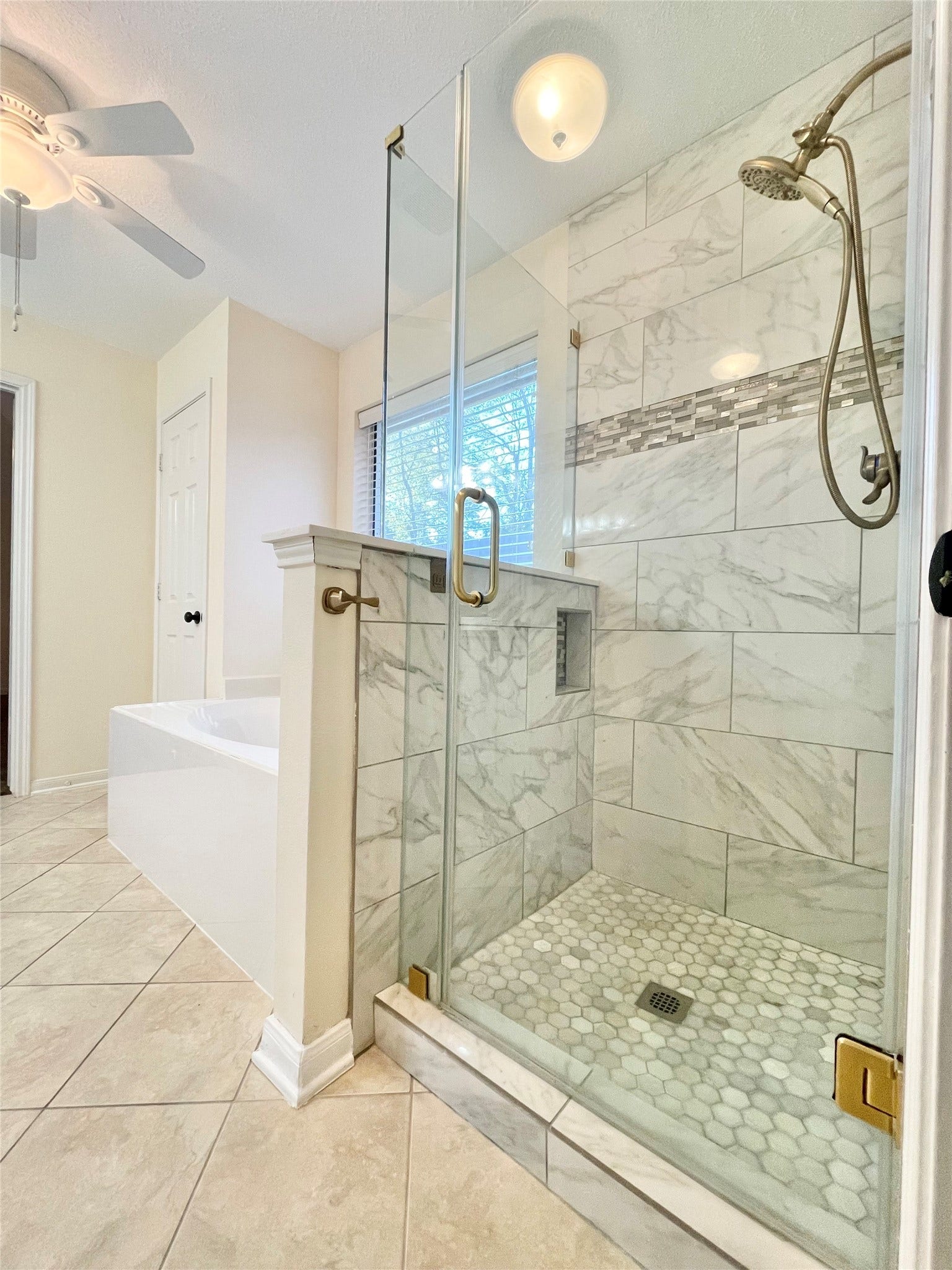 90 N Creekmist Place, The Woodlands, TX 77385 90 N Creekmist Place, The Woodlands, TX 77385