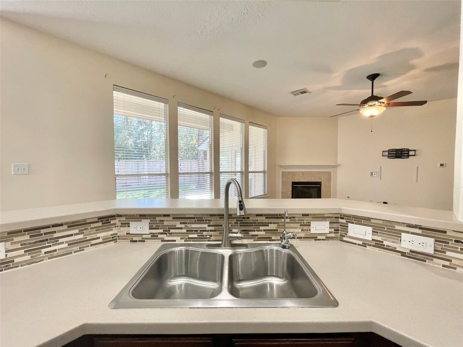 90 N Creekmist Place, The Woodlands, TX 77385 90 N Creekmist Place, The Woodlands, TX 77385