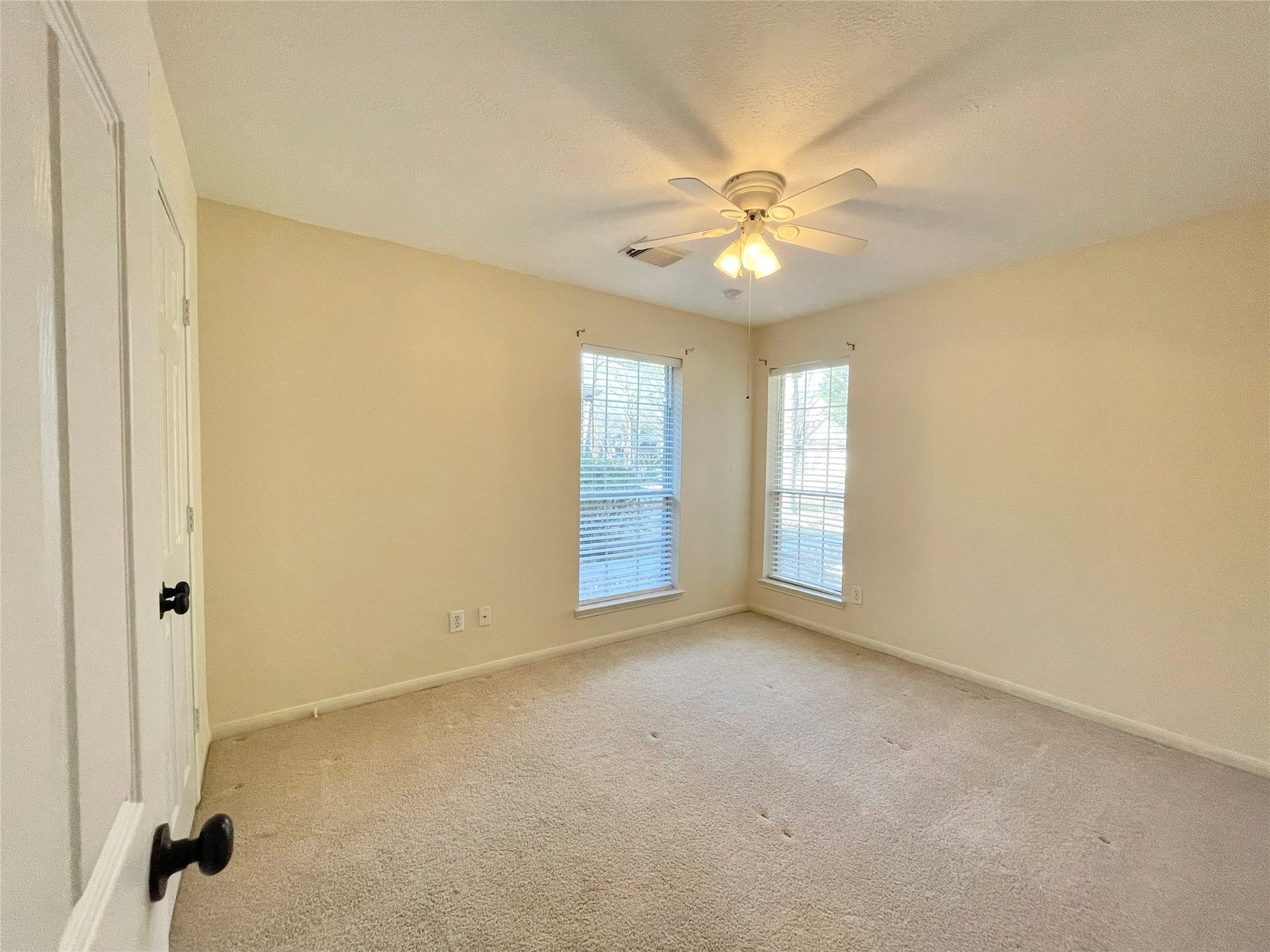 90 N Creekmist Place, The Woodlands, TX 77385 90 N Creekmist Place, The Woodlands, TX 77385