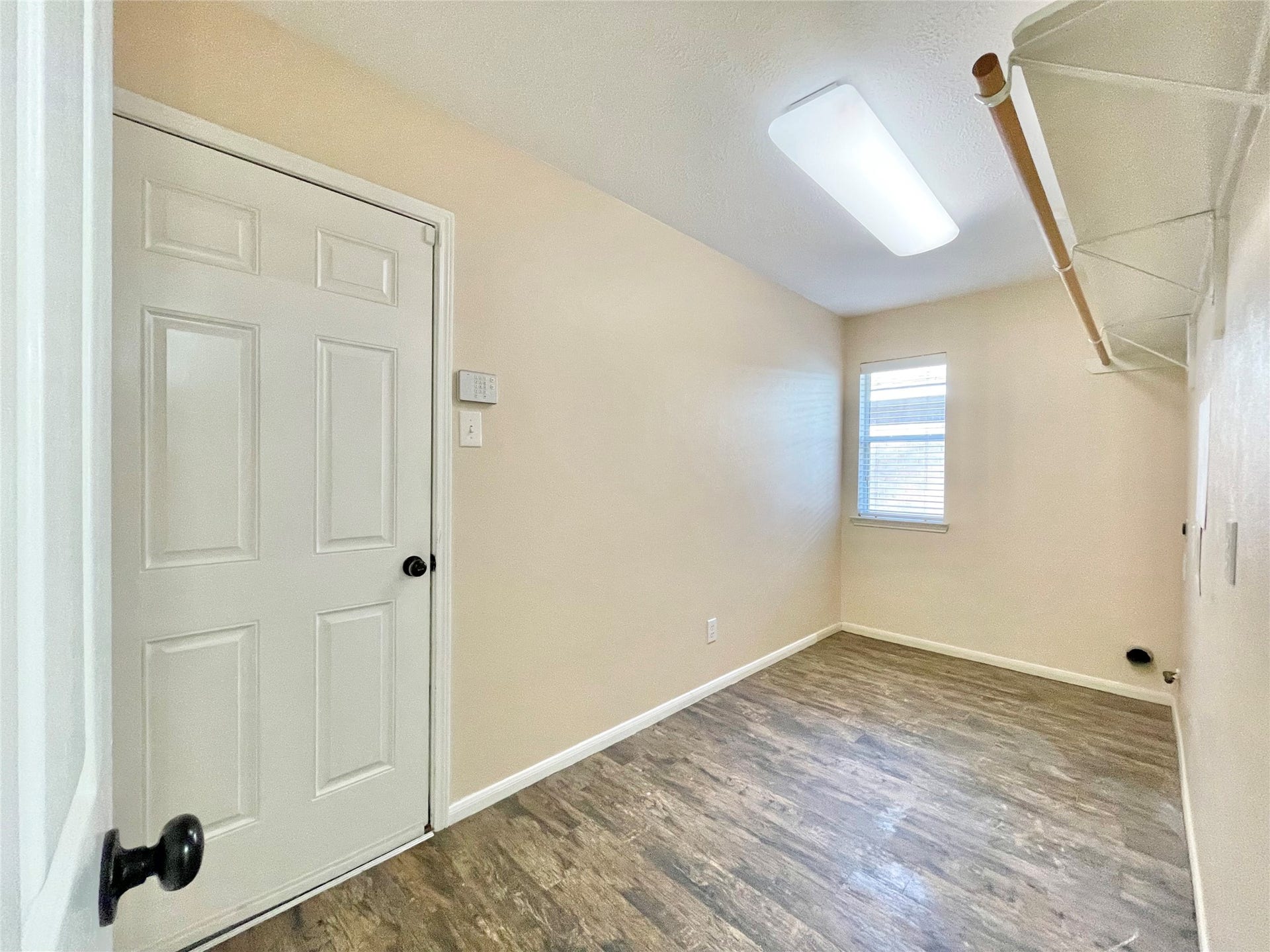 90 N Creekmist Place, The Woodlands, TX 77385 Huge Laundry Room - WILL HAVE WASHER & DRYER INSTALLED SOON