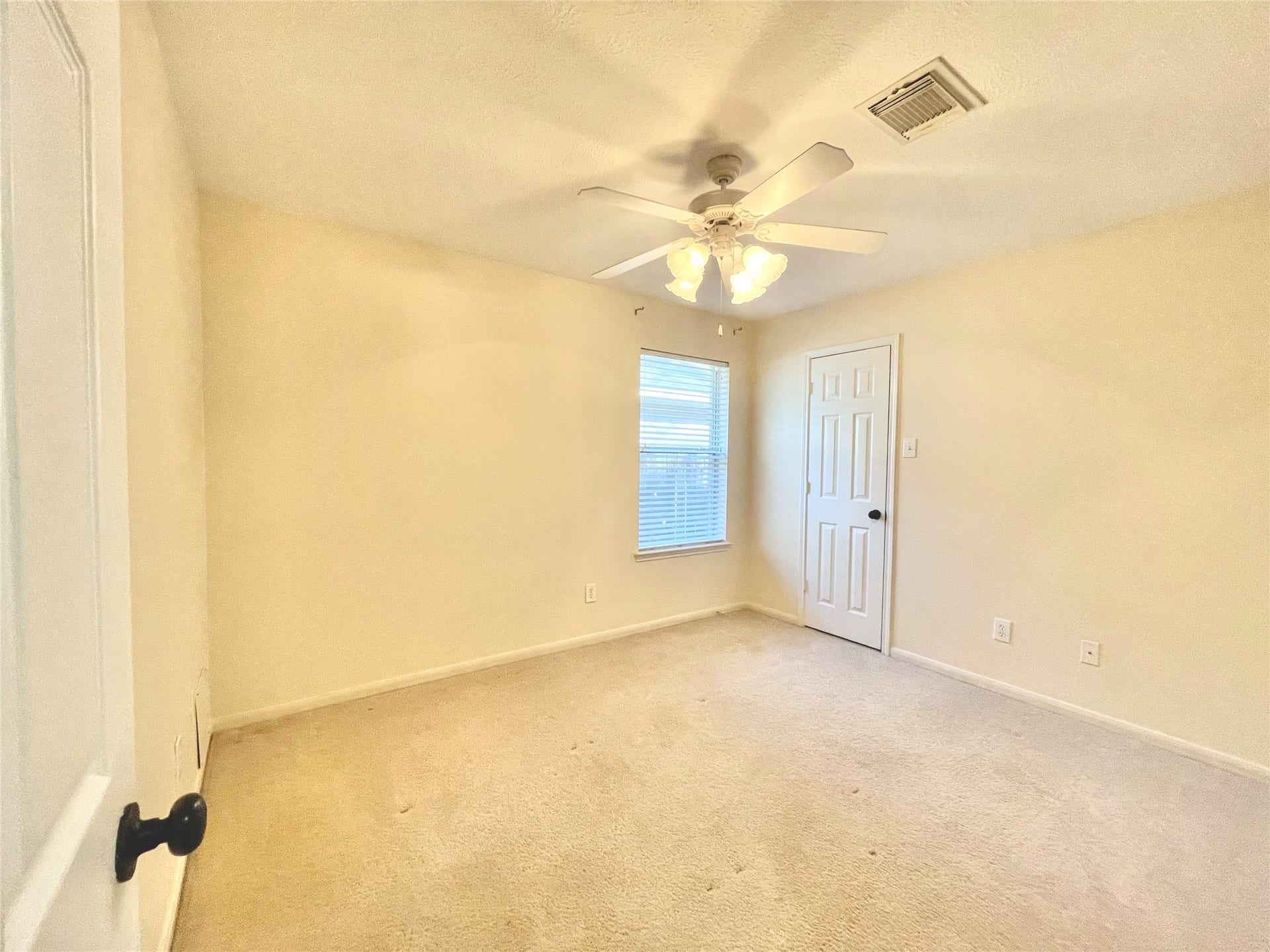 90 N Creekmist Place, The Woodlands, TX 77385 90 N Creekmist Place, The Woodlands, TX 77385