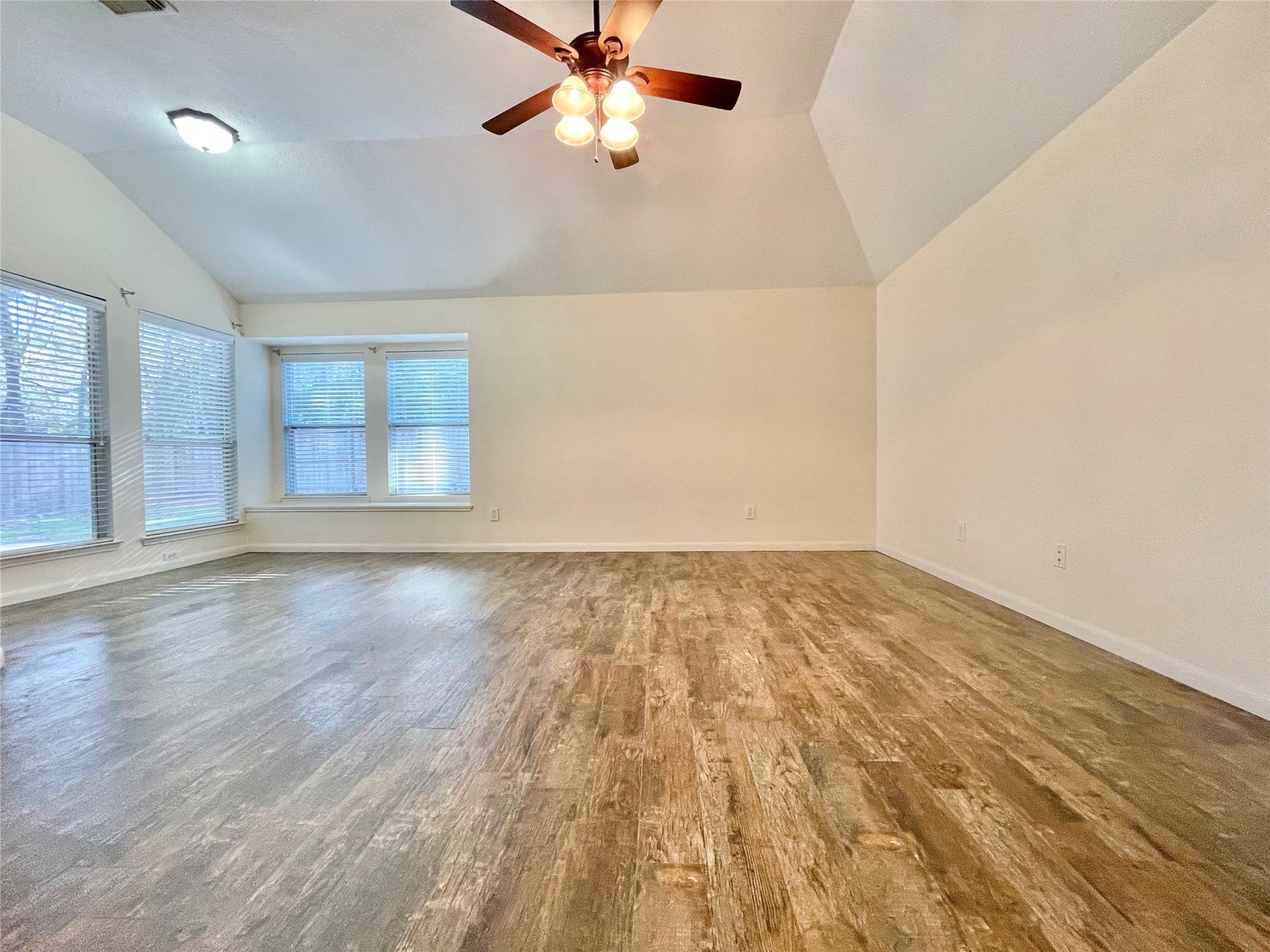 90 N Creekmist Place, The Woodlands, TX 77385 90 N Creekmist Place, The Woodlands, TX 77385