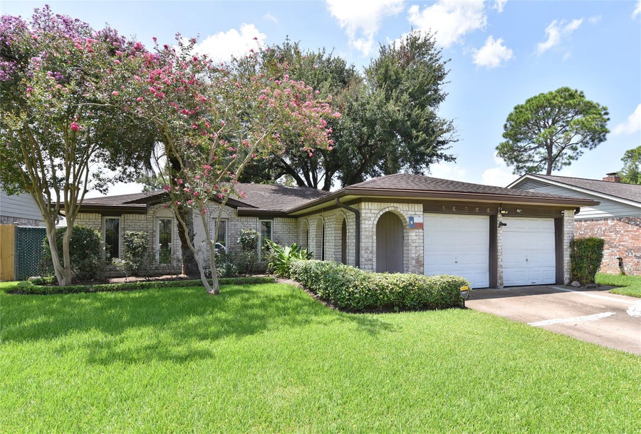 Property photo for 11311 Brighton Lane, Meadows Place, TX