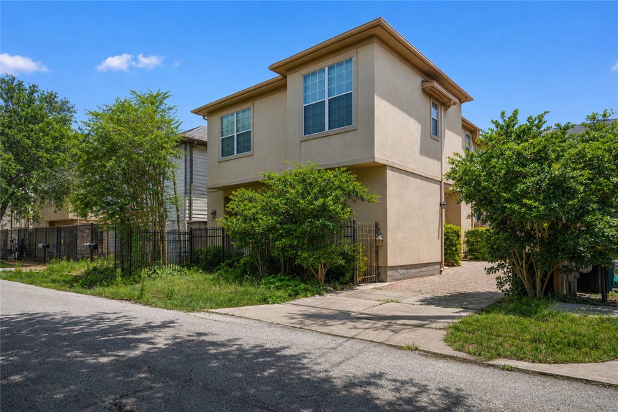 Property photo for 5949 Kiam Street, Houston, TX