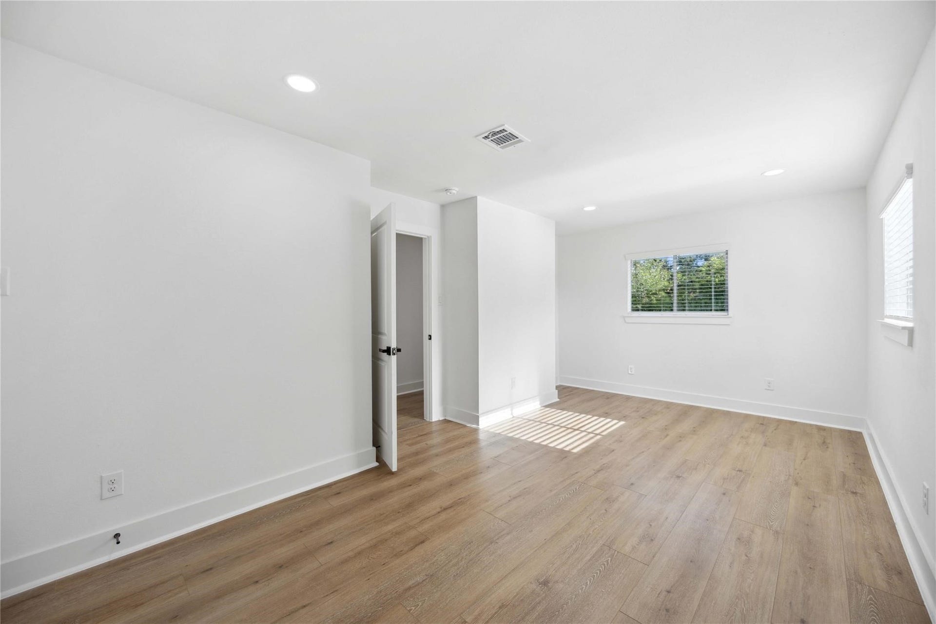 9443 Radio Road, #A-B, Houston, TX 77075 9443 Radio Road, #A-B, Houston, TX 77075