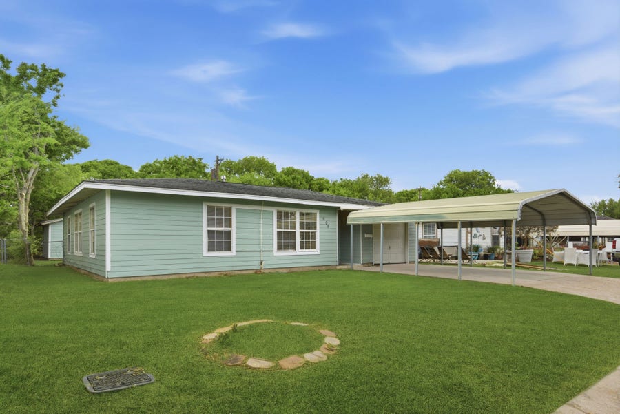 Property photo for 609 Jennings Street, Texas City, TX