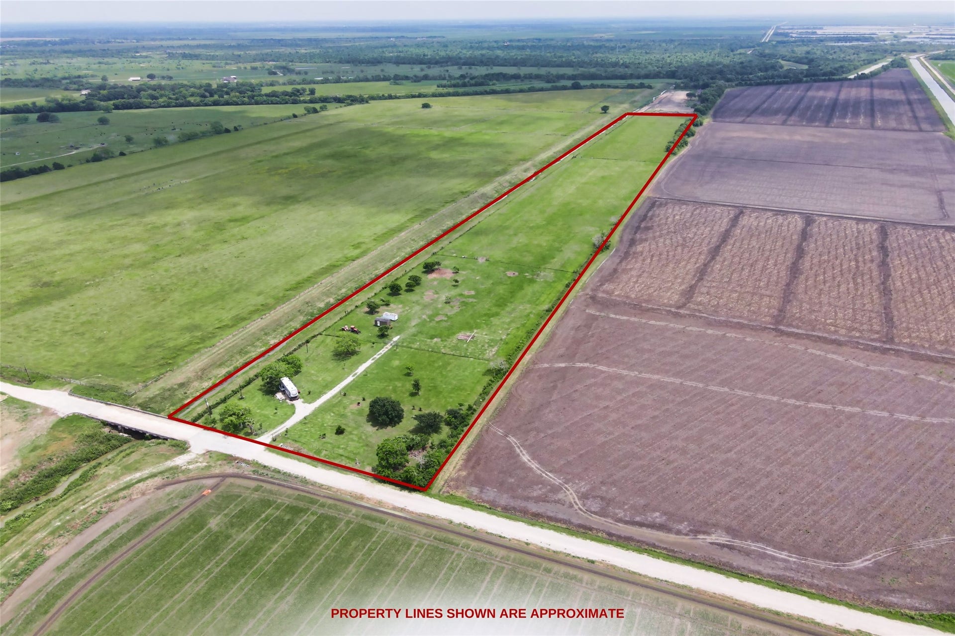 8007 County Road 170, Alvin, TX 77511 8007 County Road 170, Alvin, TX 77511
