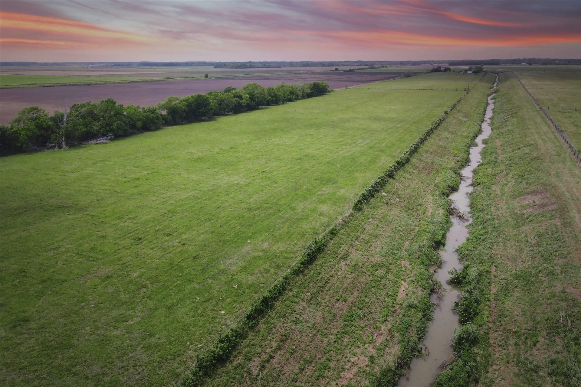 8007 County Road 170, Alvin, TX 77511 8007 County Road 170, Alvin, TX 77511