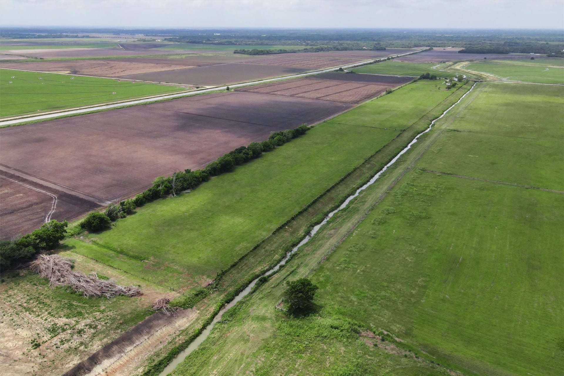 8007 County Road 170, Alvin, TX 77511 8007 County Road 170, Alvin, TX 77511