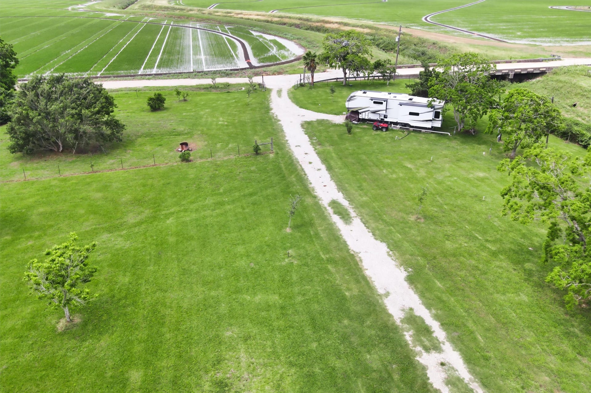 8007 County Road 170, Alvin, TX 77511 8007 County Road 170, Alvin, TX 77511