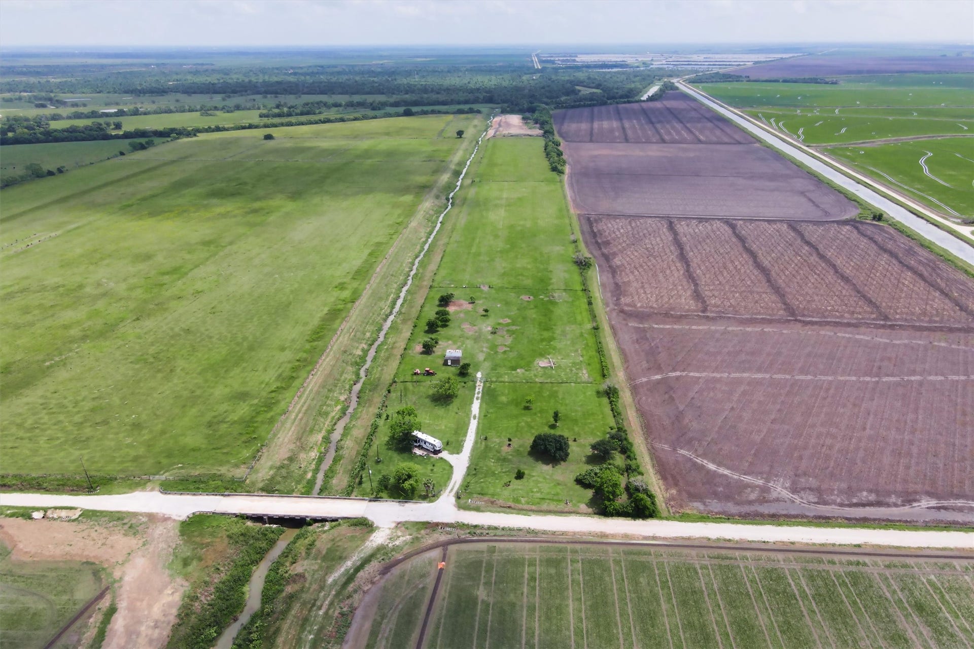 8007 County Road 170, Alvin, TX 77511 8007 County Road 170, Alvin, TX 77511