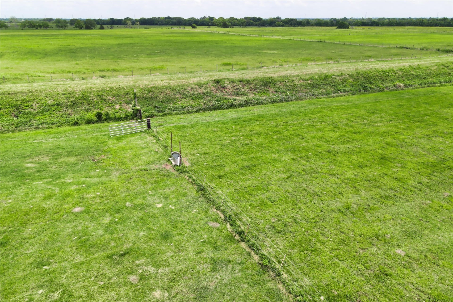 8007 County Road 170, Alvin, TX 77511 8007 County Road 170, Alvin, TX 77511