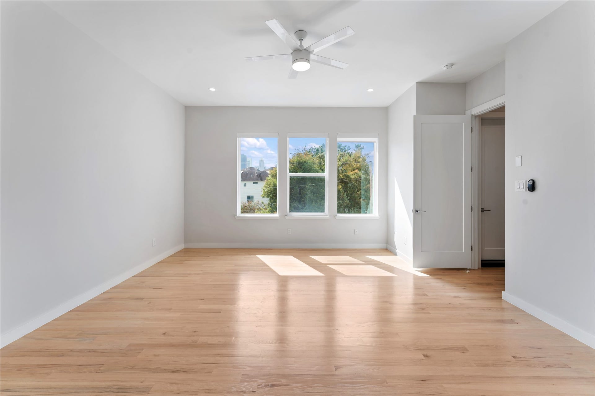 1504 Sabine Street, Houston, TX 77007 1504 Sabine Street, Houston, TX 77007