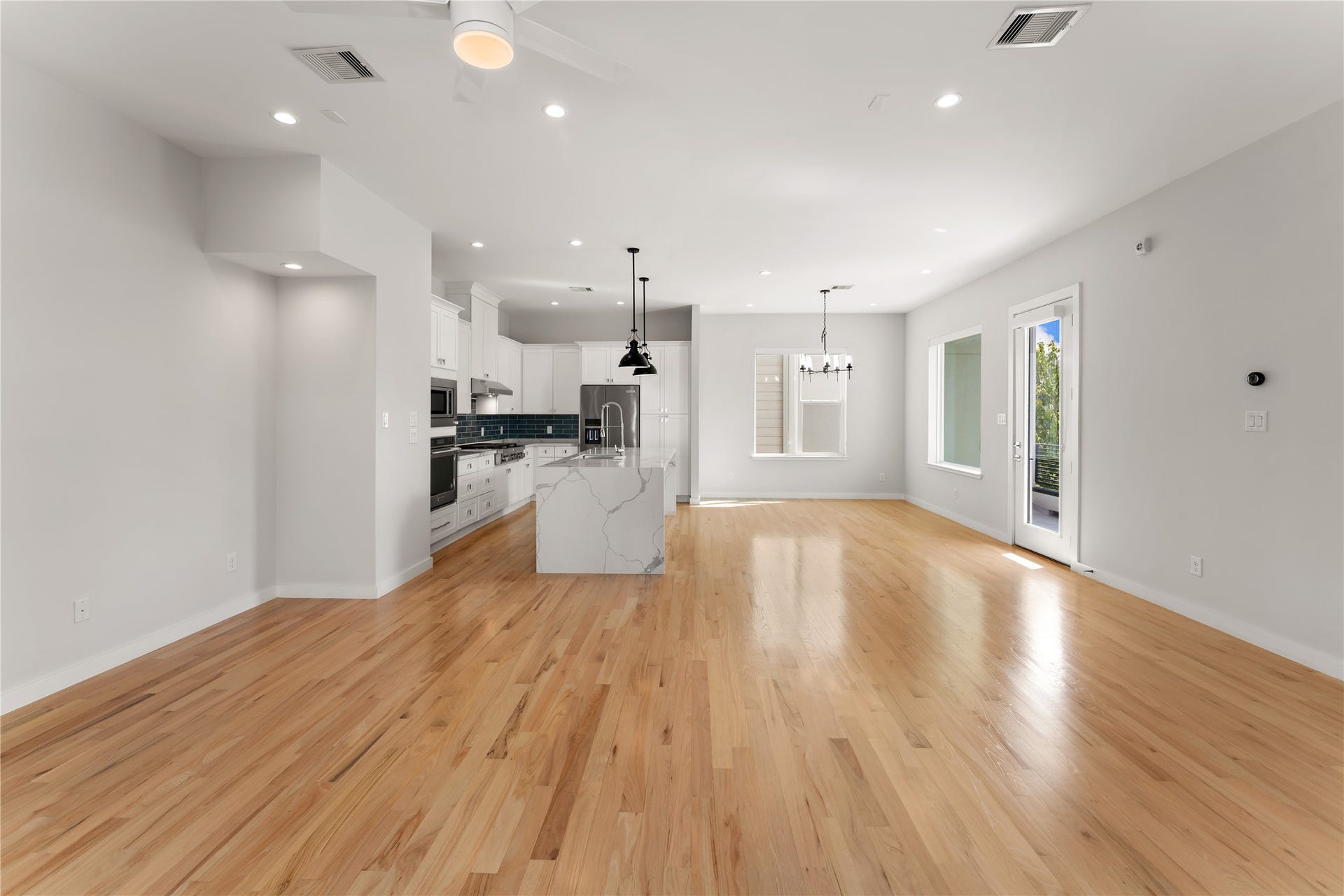 1504 Sabine Street, Houston, TX 77007 1504 Sabine Street, Houston, TX 77007