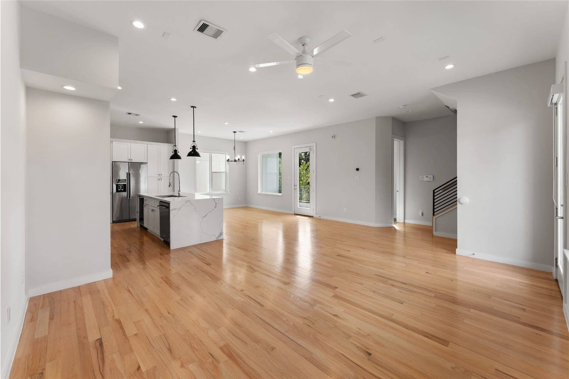 1504 Sabine Street, Houston, TX 77007 1504 Sabine Street, Houston, TX 77007