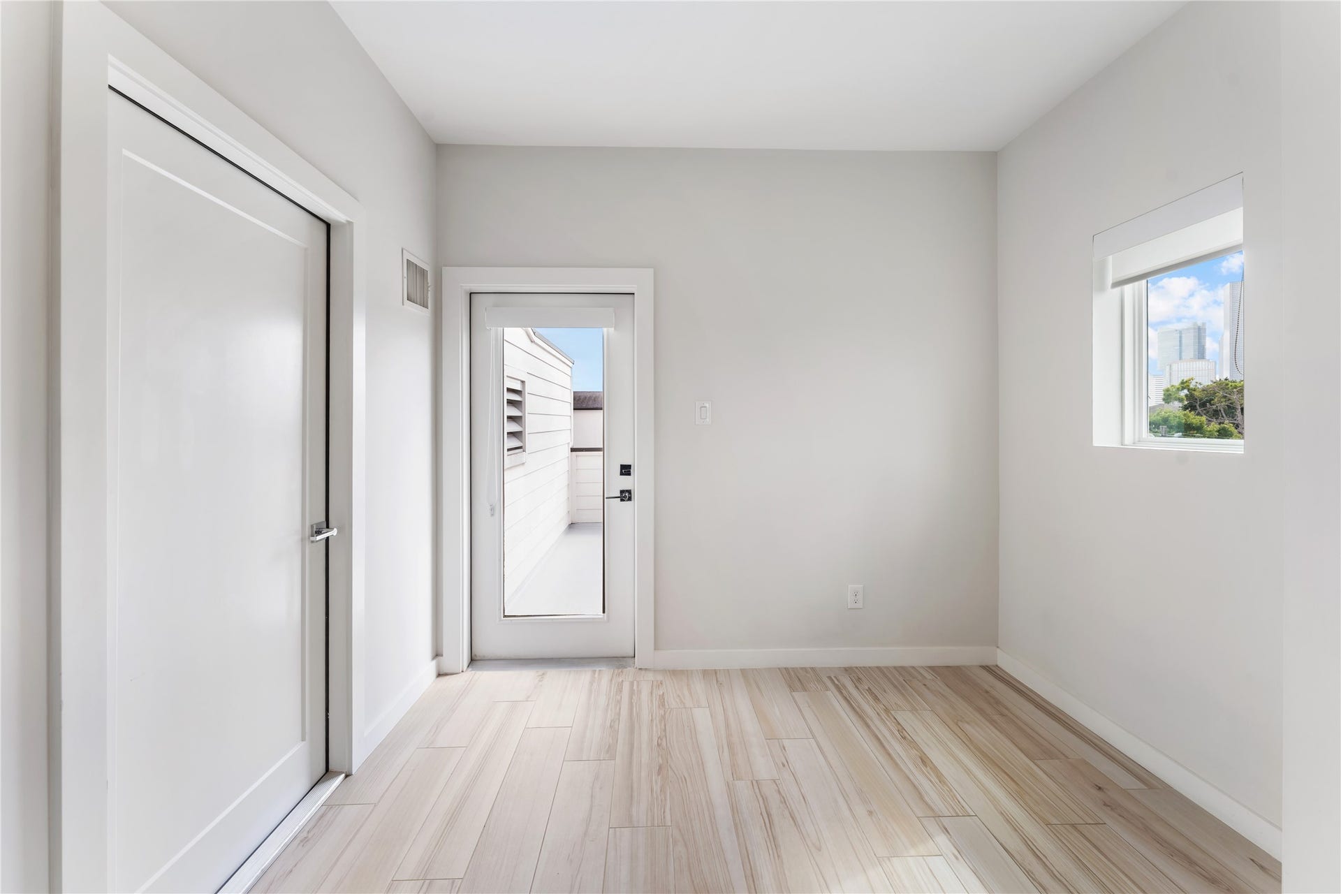1504 Sabine Street, Houston, TX 77007 1504 Sabine Street, Houston, TX 77007