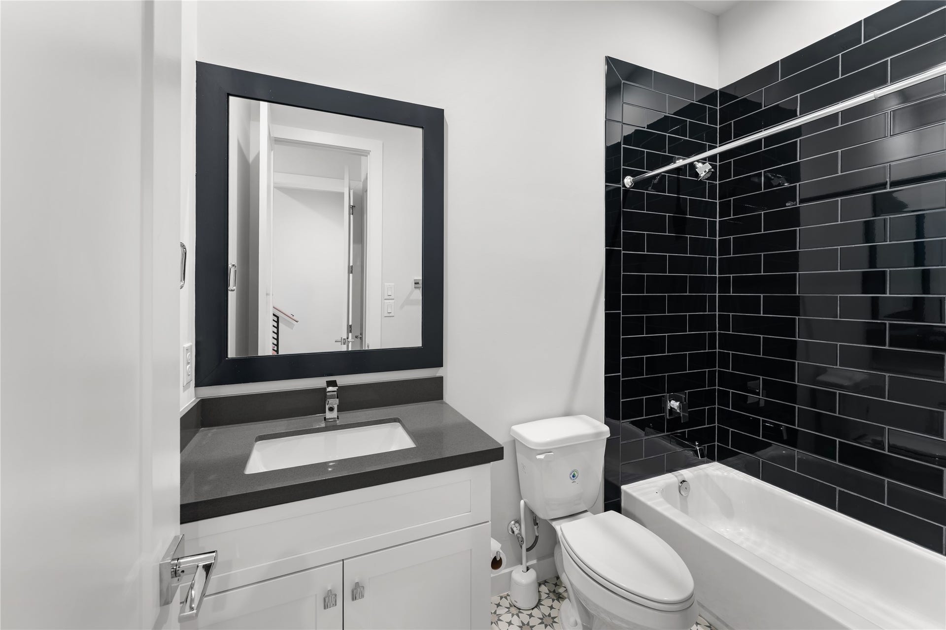1504 Sabine Street, Houston, TX 77007 1504 Sabine Street, Houston, TX 77007