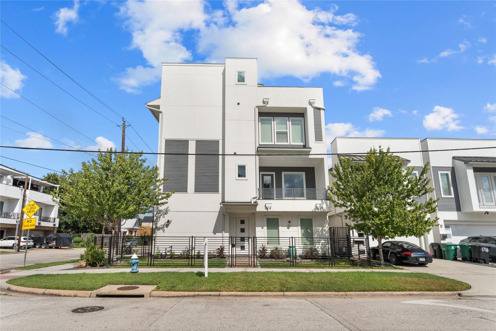 1504 Sabine Street, Houston, TX 77007 1504 Sabine Street, Houston, TX 77007