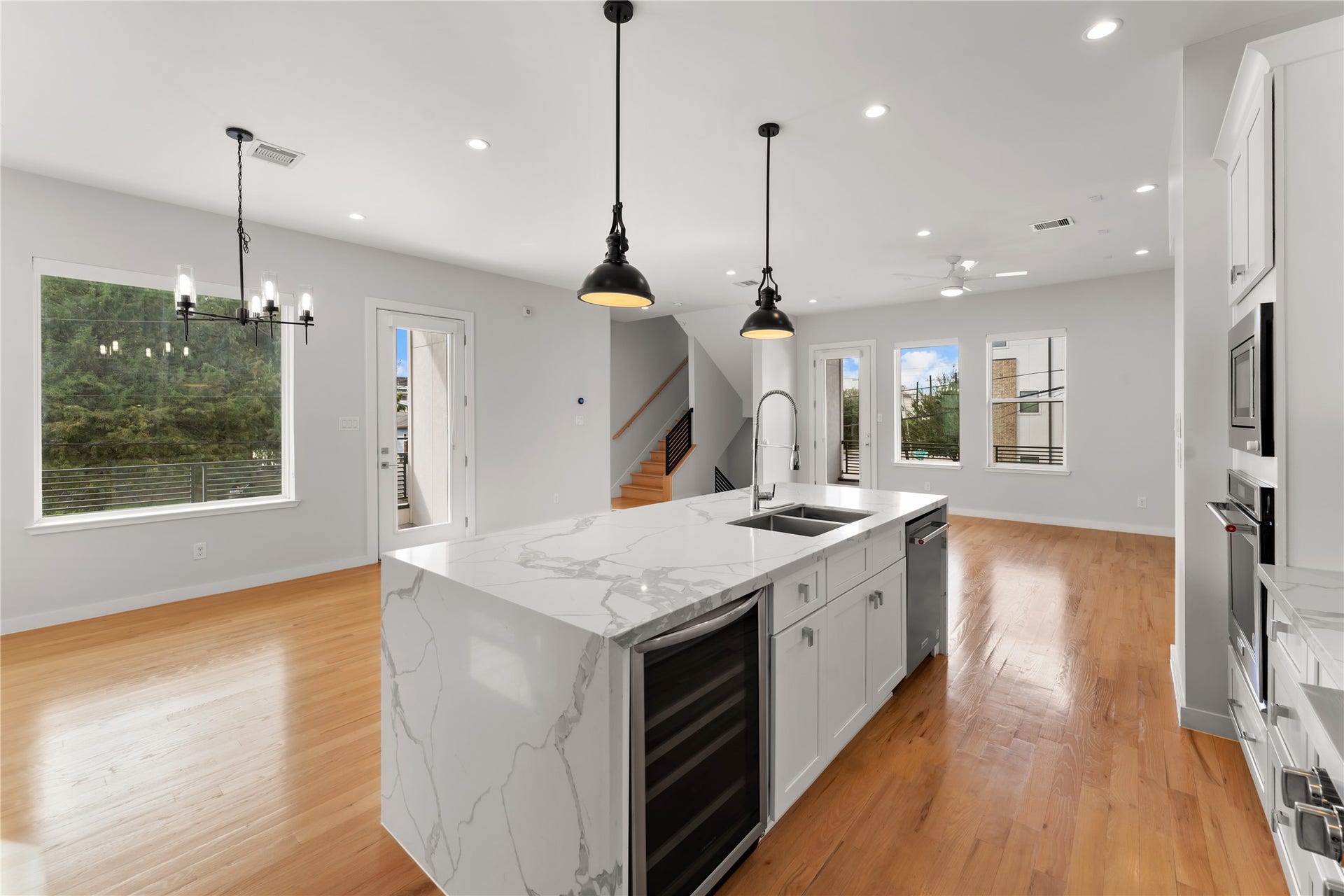 1504 Sabine Street, Houston, TX 77007 1504 Sabine Street, Houston, TX 77007