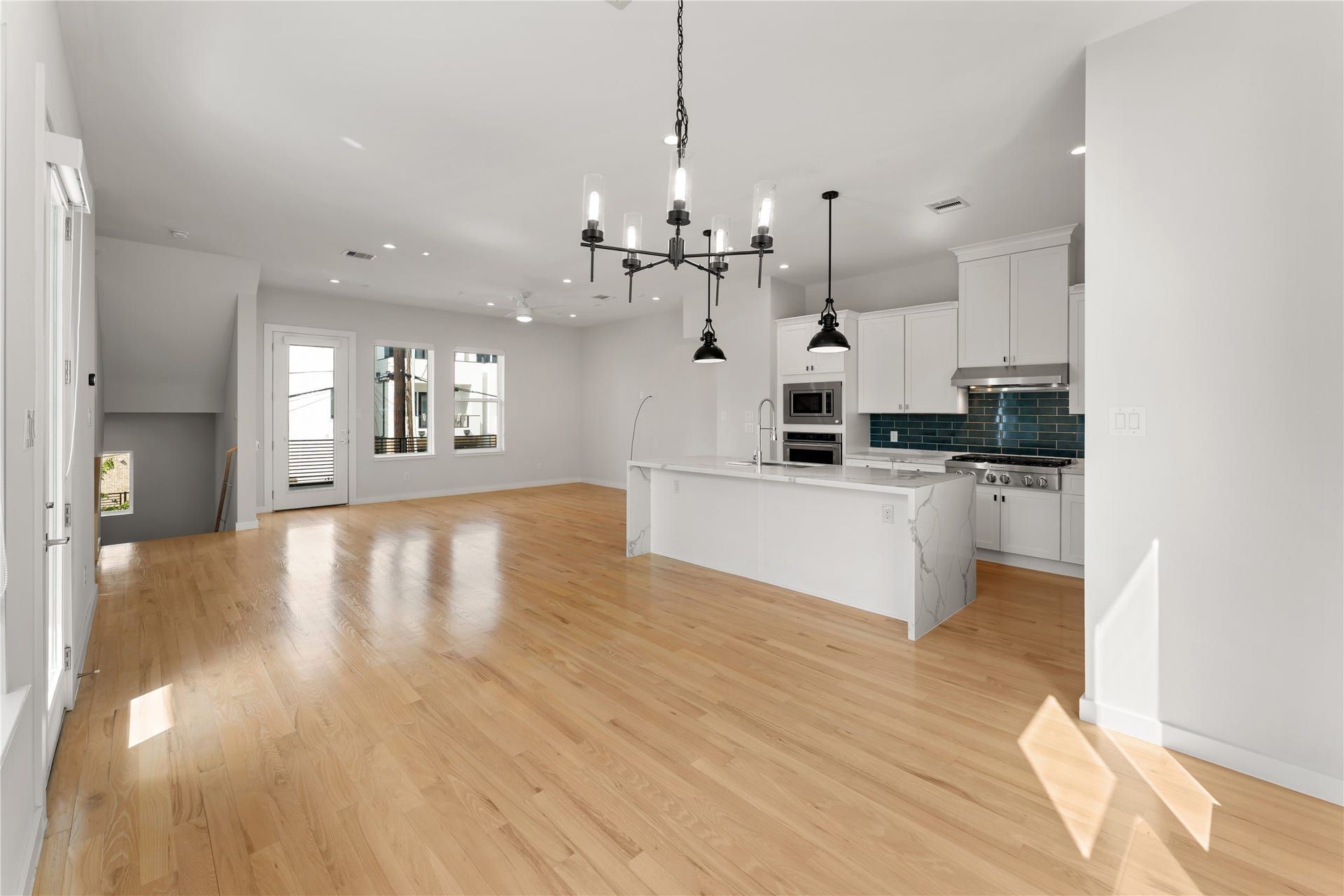 1504 Sabine Street, Houston, TX 77007 1504 Sabine Street, Houston, TX 77007