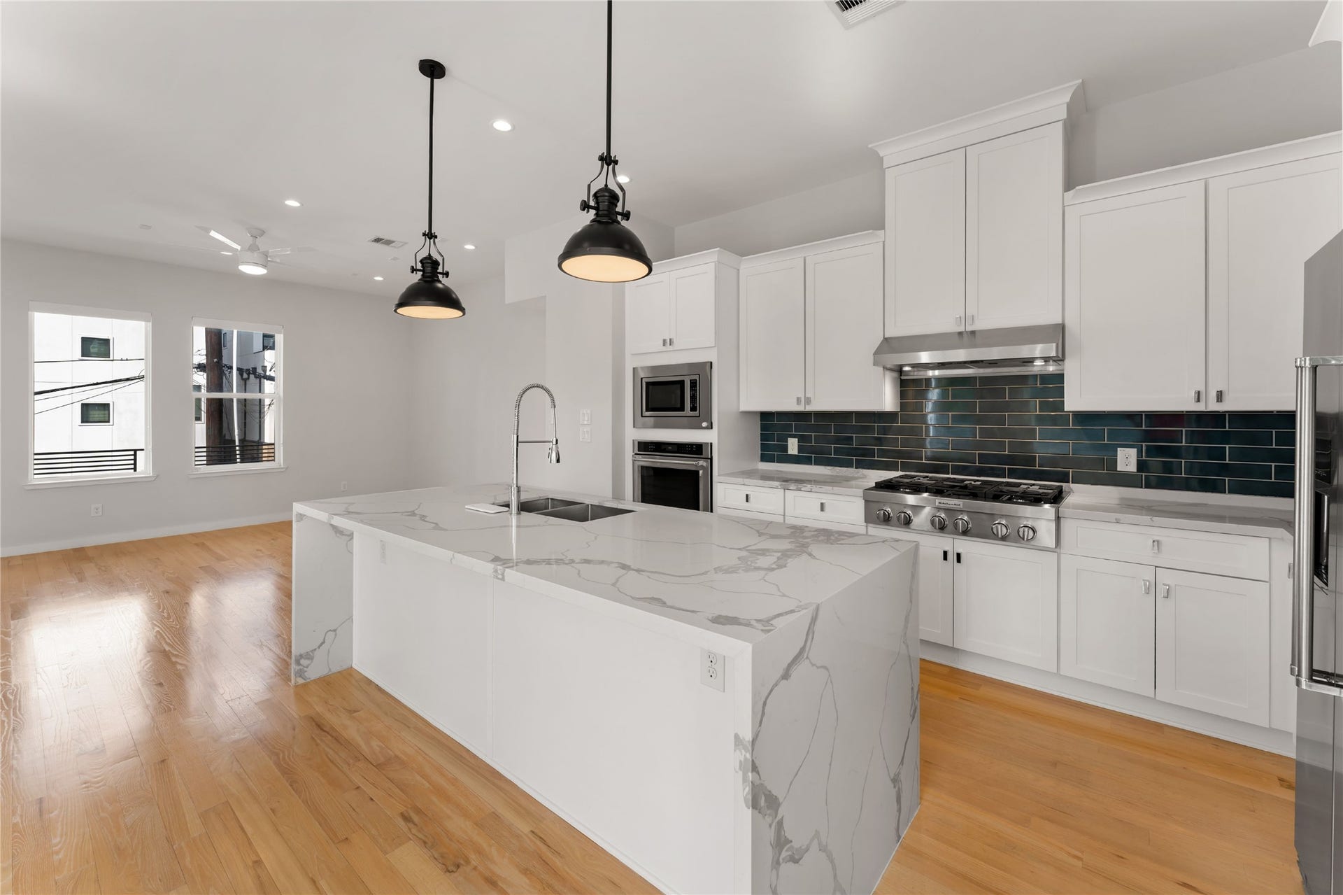 1504 Sabine Street, Houston, TX 77007 1504 Sabine Street, Houston, TX 77007