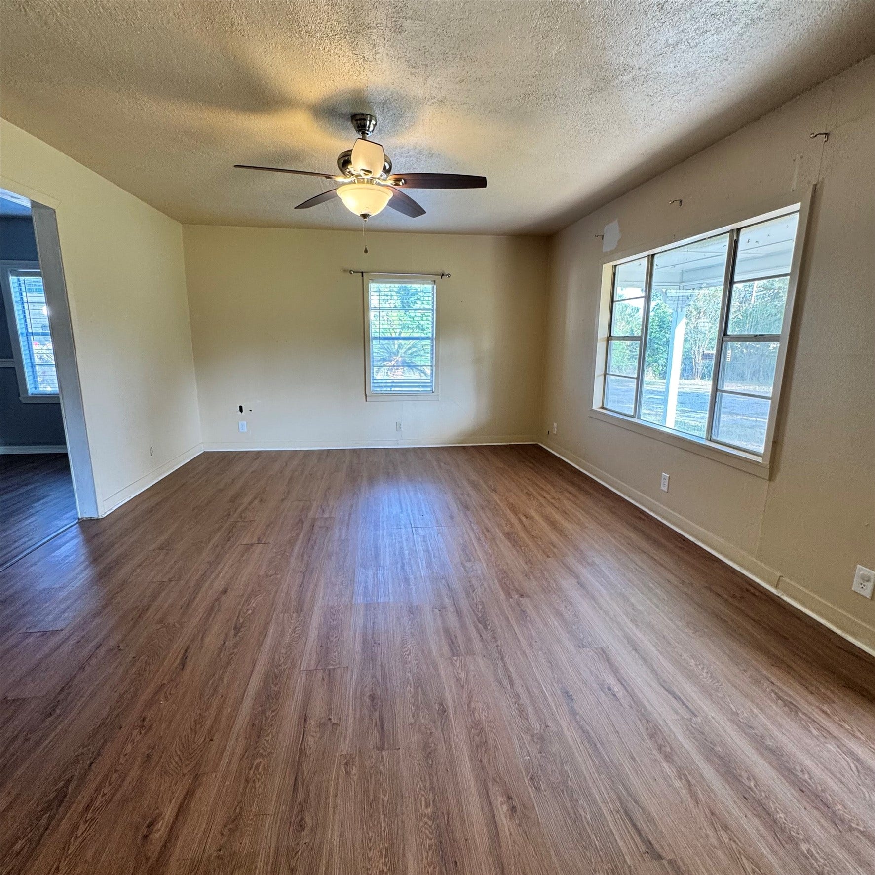 2715 E Cedar Bayou Lynchburg Road, Baytown, TX 77521