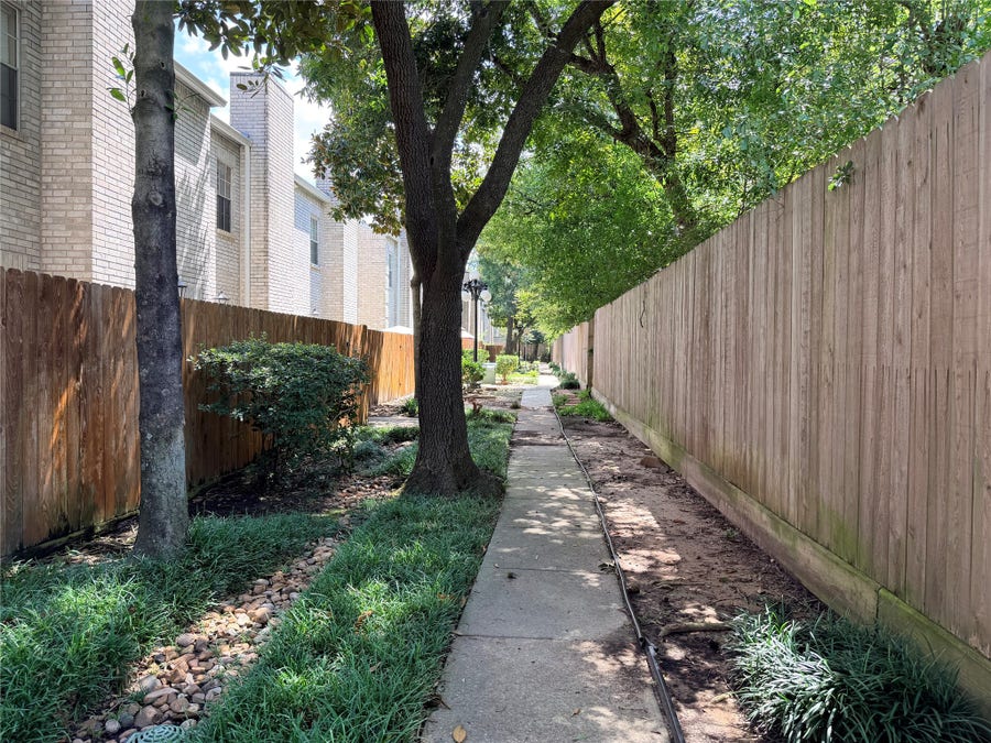 Property photo for 17629 Red Oak Drive, #7629, Houston, TX