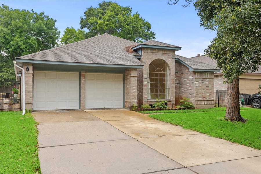 Property photo for 1318 Roundstone Drive, Richmond, TX