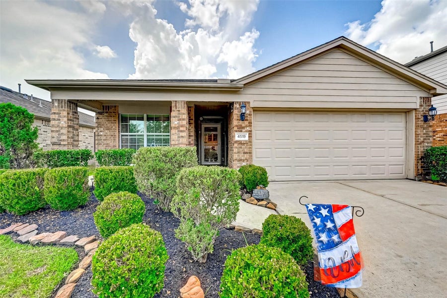 Property photo for 4519 Woodspring Glen Lane, Houston, TX