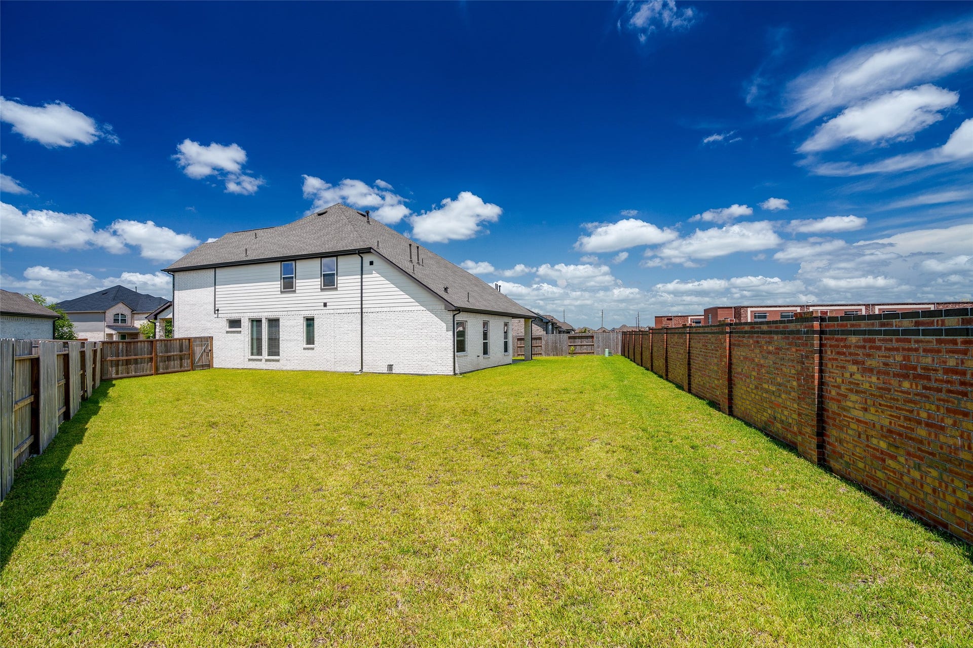 3348 Voda Bend Drive, Katy, TX 77493 This spacious backyard has plenty of space to build your custom pool/spa or even a basketball court, batting cage and more!