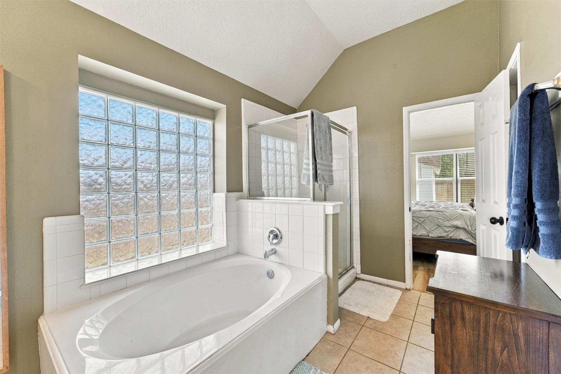 9510 Paintbrush Ledge Lane, Pearland, TX 77089 9510 Paintbrush Ledge Lane, Pearland, TX 77089