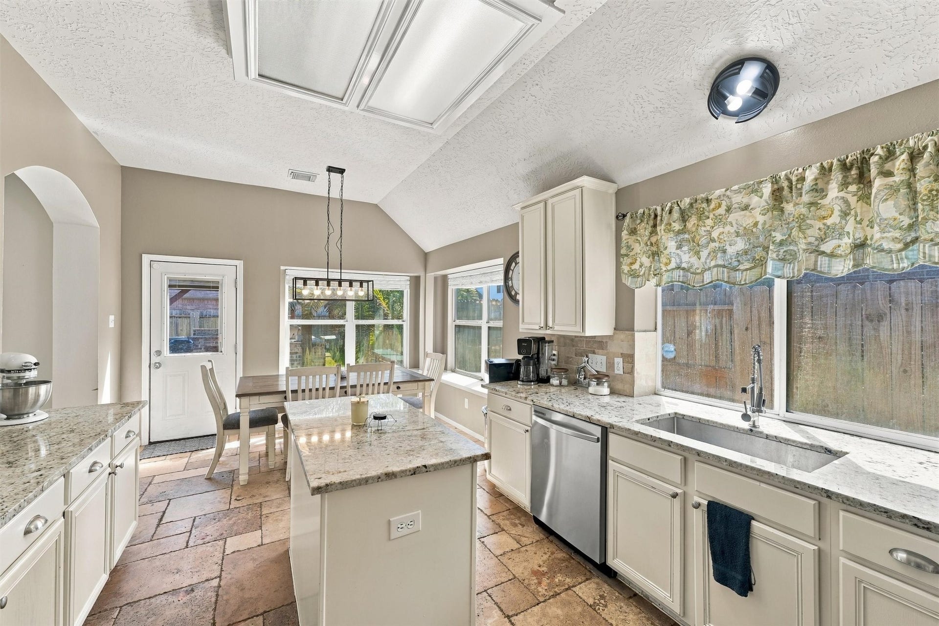 9510 Paintbrush Ledge Lane, Pearland, TX 77089 9510 Paintbrush Ledge Lane, Pearland, TX 77089