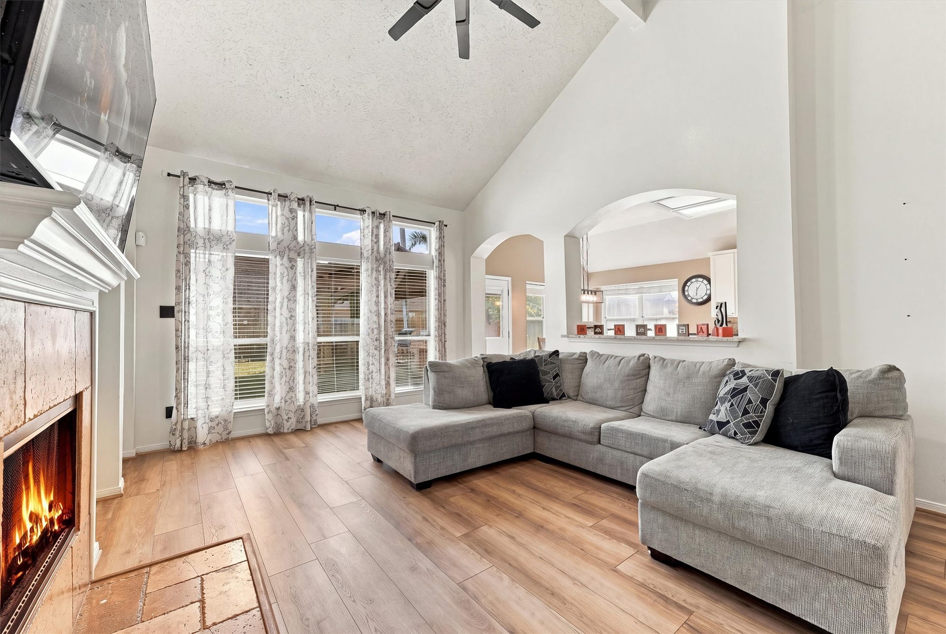 9510 Paintbrush Ledge Lane, Pearland, TX 77089 9510 Paintbrush Ledge Lane, Pearland, TX 77089