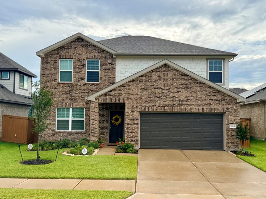 Property photo for 5915 Grantgrala Drive, Katy, TX