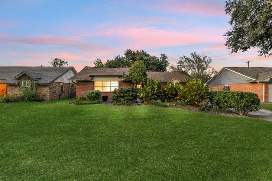Property photo for 2205 Lazybrook Drive, Houston, TX