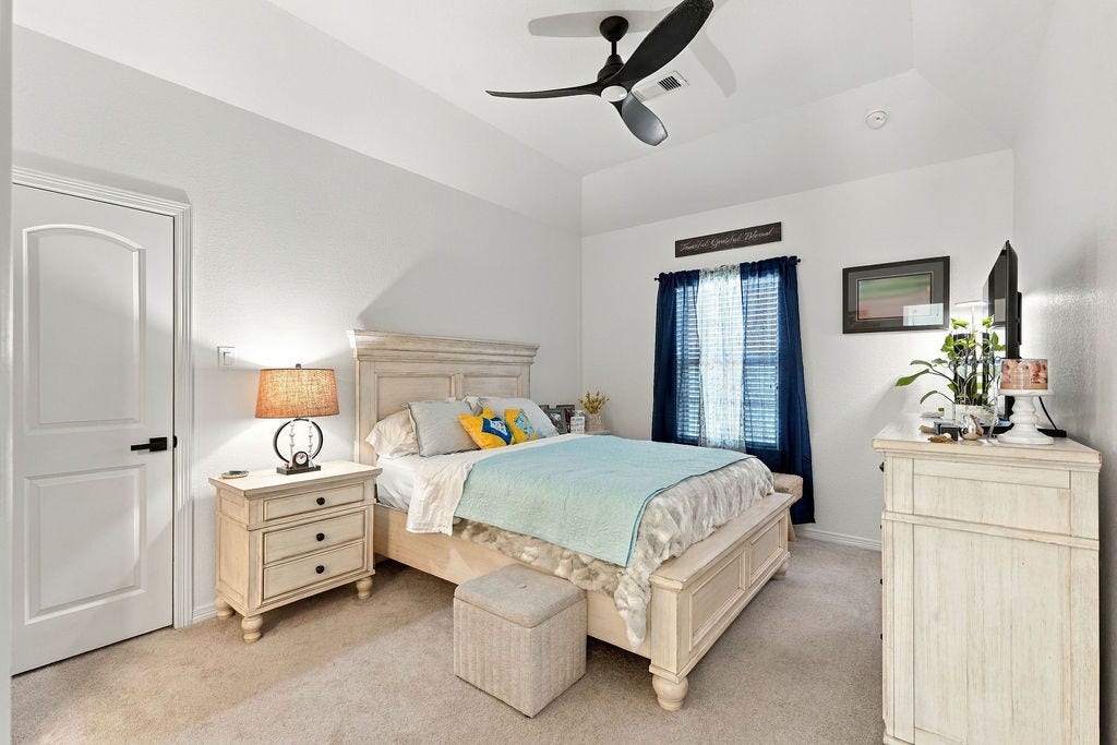 9918 Hubble Drive, Iowa Colony, TX 77583 Bedroom 4- Upstairs w/ walk-in closet.