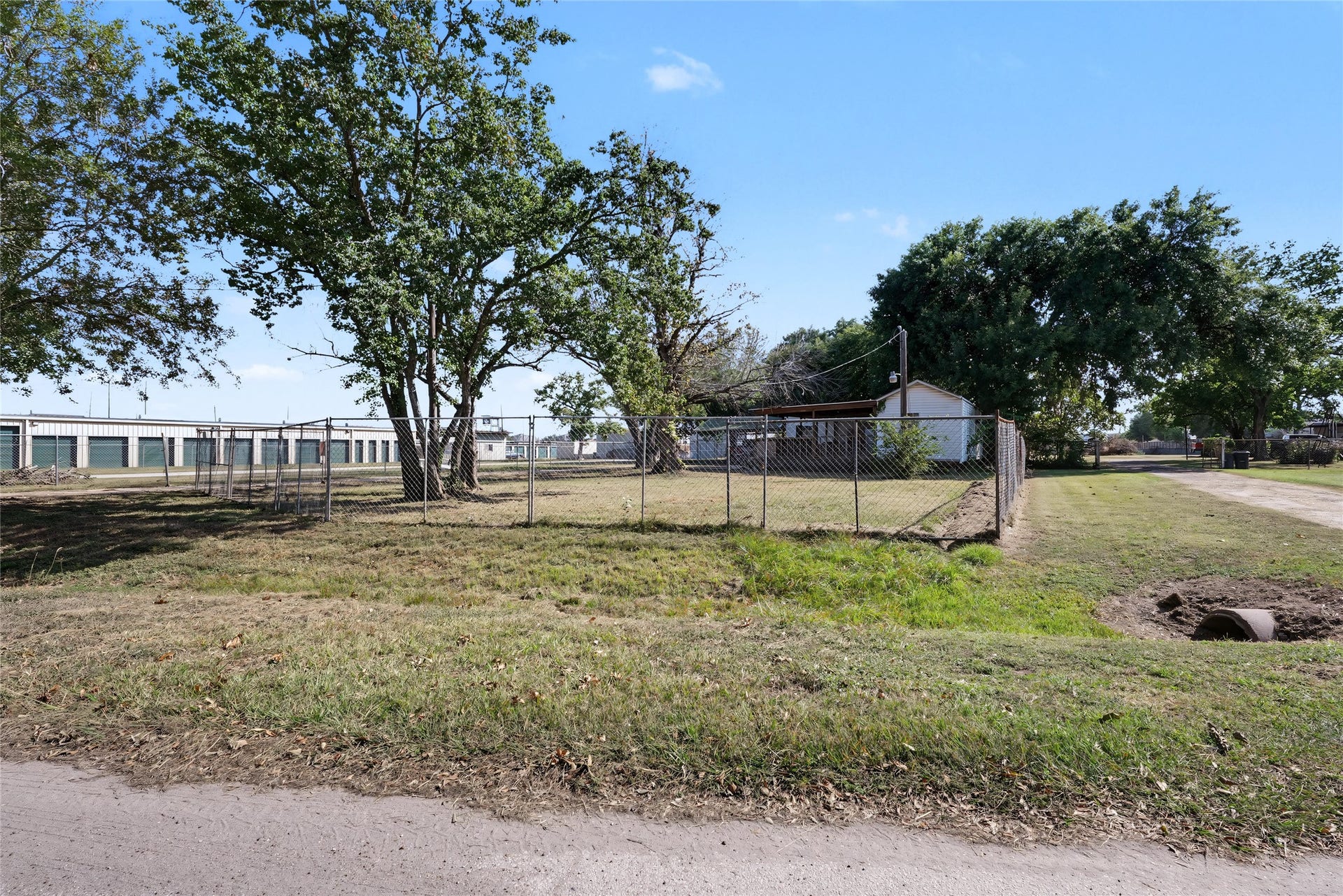 5331 Green Lane, Houston, TX 77066 5331 Green Lane, Houston, TX 77066
