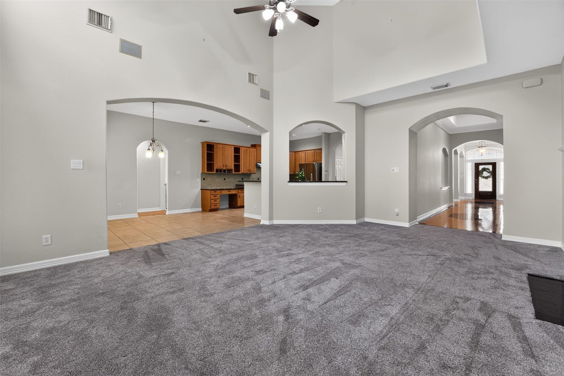 12009 Cedar Creek Drive, Pearland, TX 77584 Small bar area into the kitchen - add your own bar stools to create extra seating space if needed.