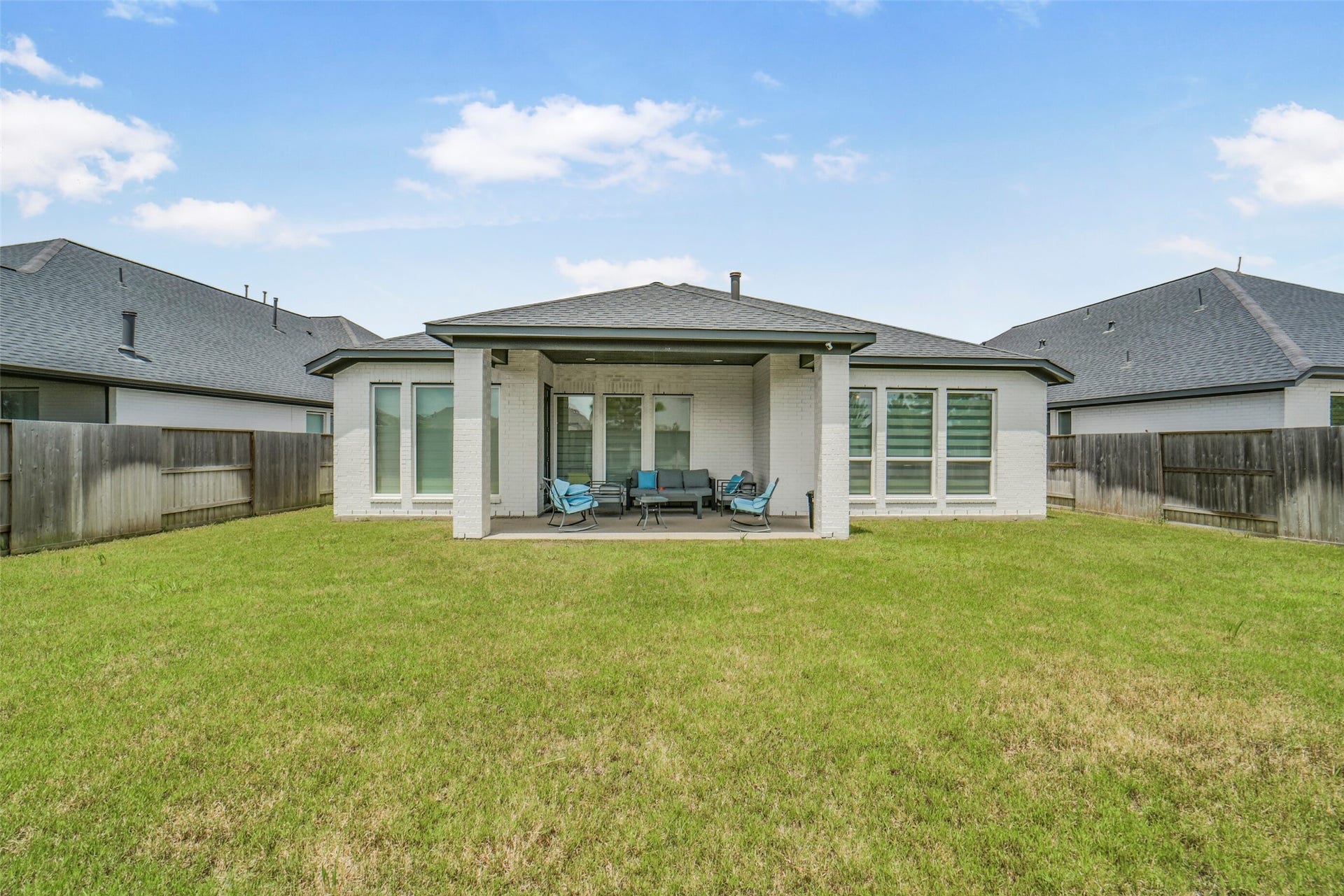 1910 Longcroft Lane, Katy, TX 77493 Enjoy outdoor dining and entertaining year round.