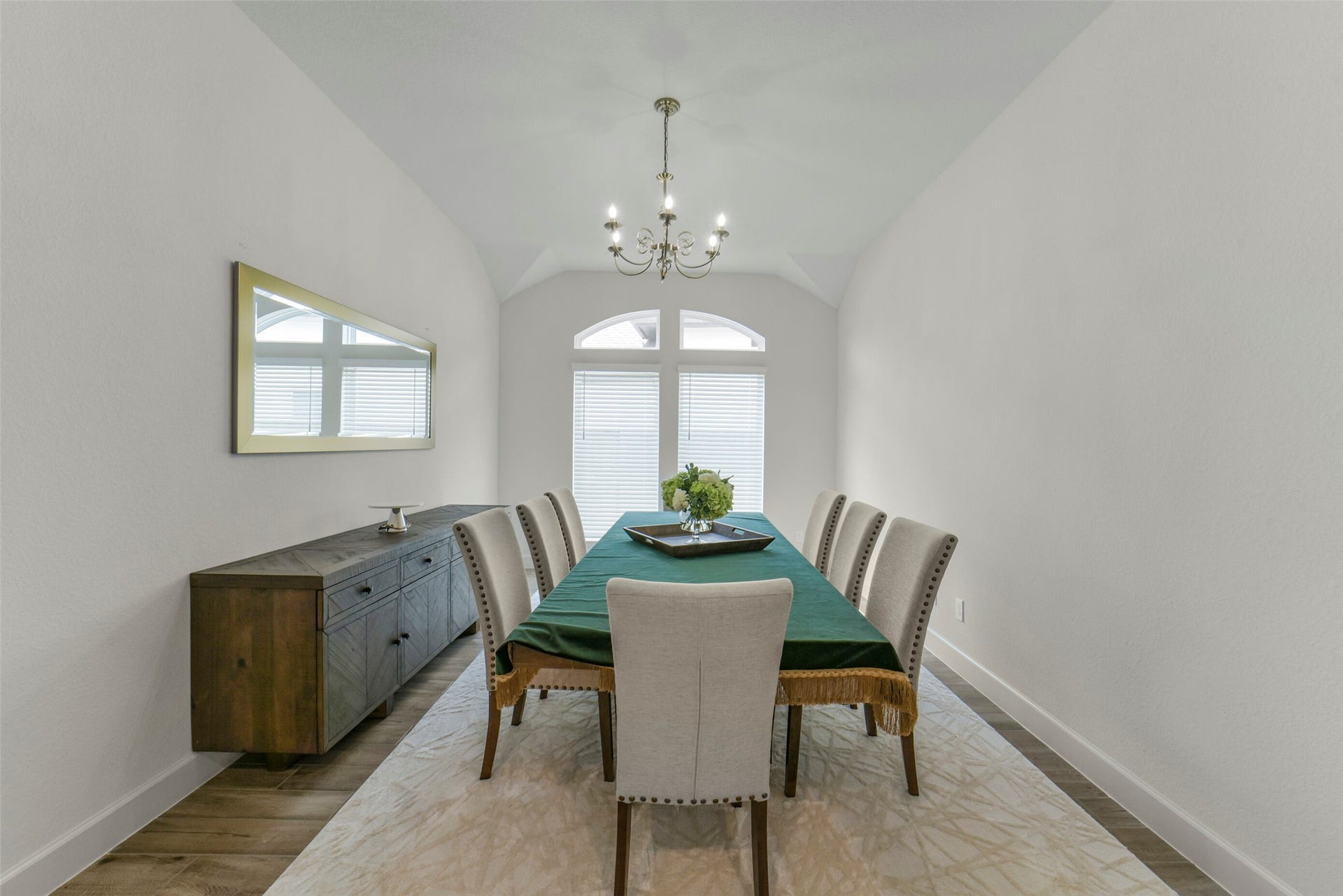 1910 Longcroft Lane, Katy, TX 77493 Spacious dining area designed for memorable gatherings.