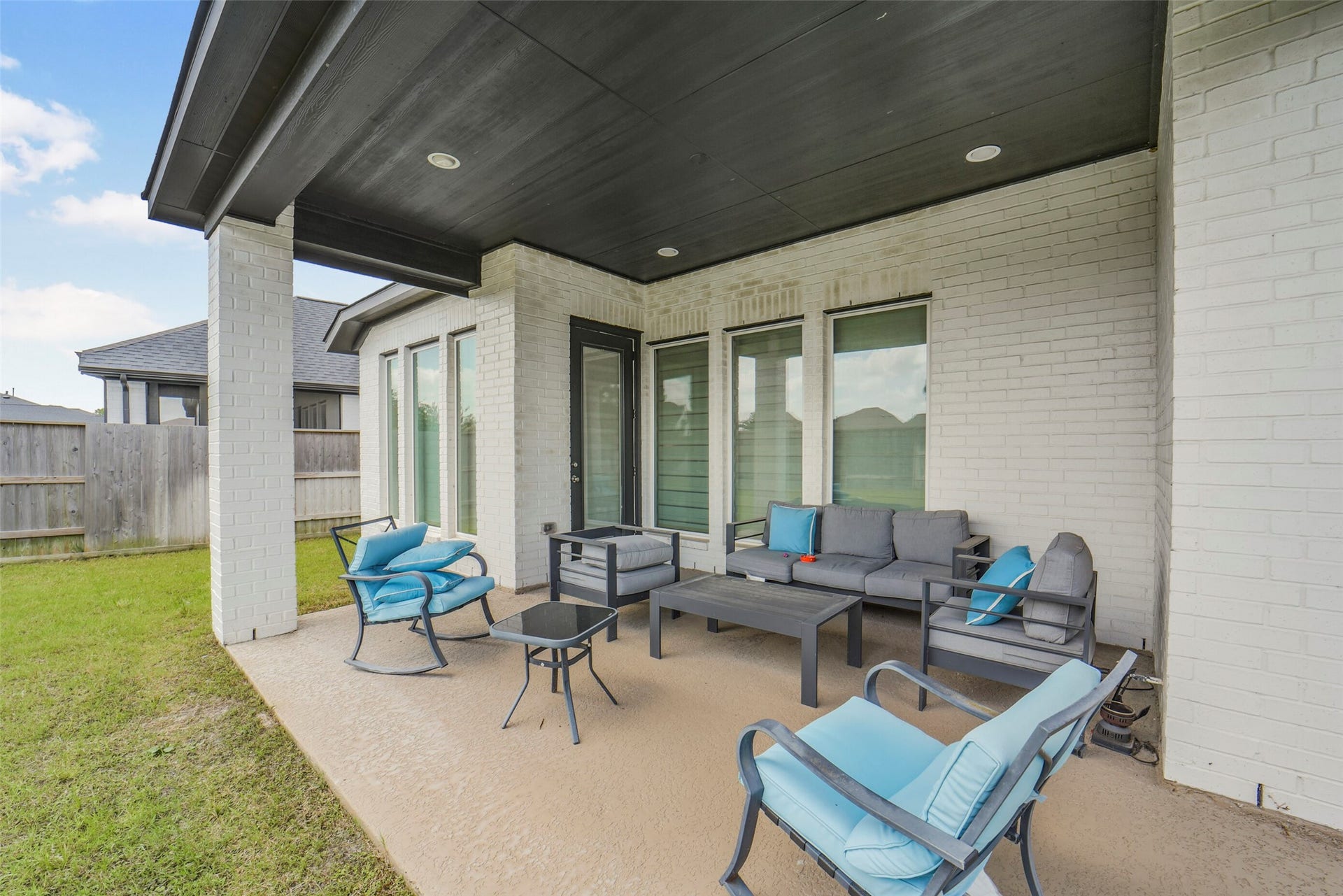 1910 Longcroft Lane, Katy, TX 77493 Covered patio creates the perfect outdoor retreat.