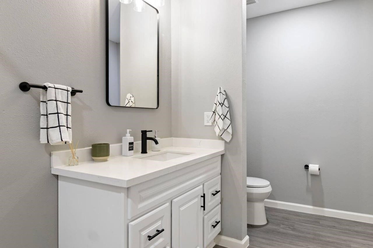 5130 Cosby Street, Houston, TX 77021 5130 Cosby Street, Houston, TX 77021