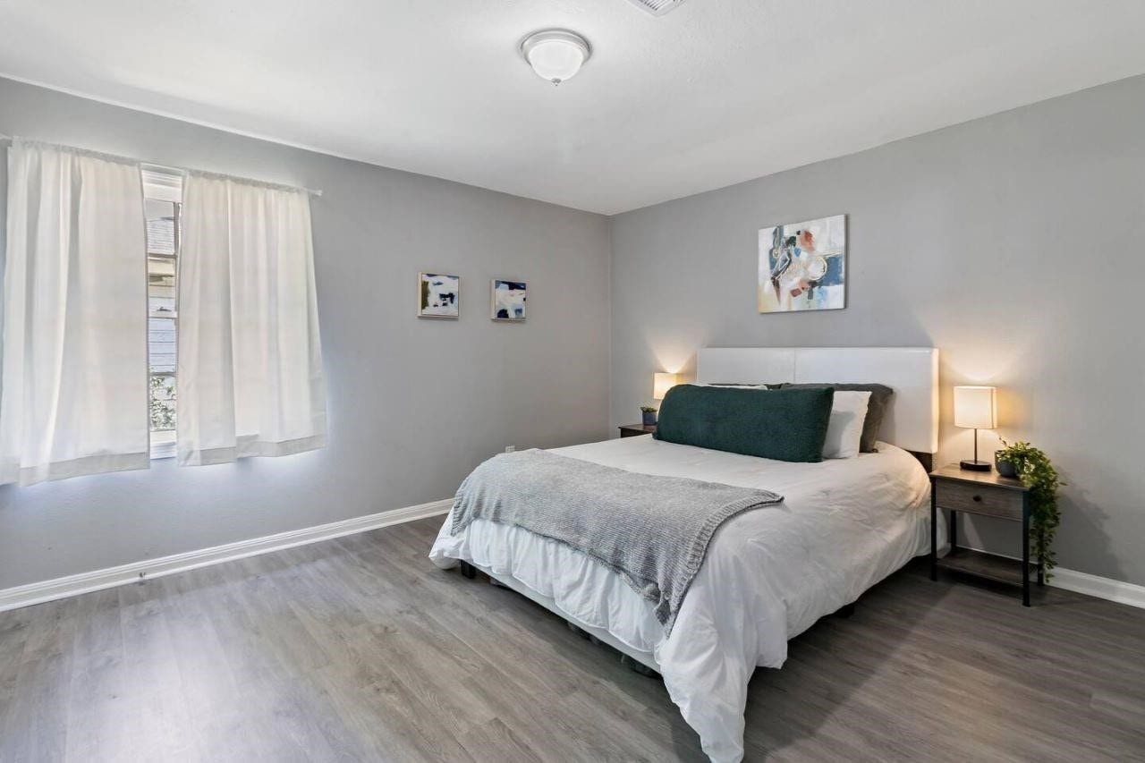 5130 Cosby Street, Houston, TX 77021 5130 Cosby Street, Houston, TX 77021