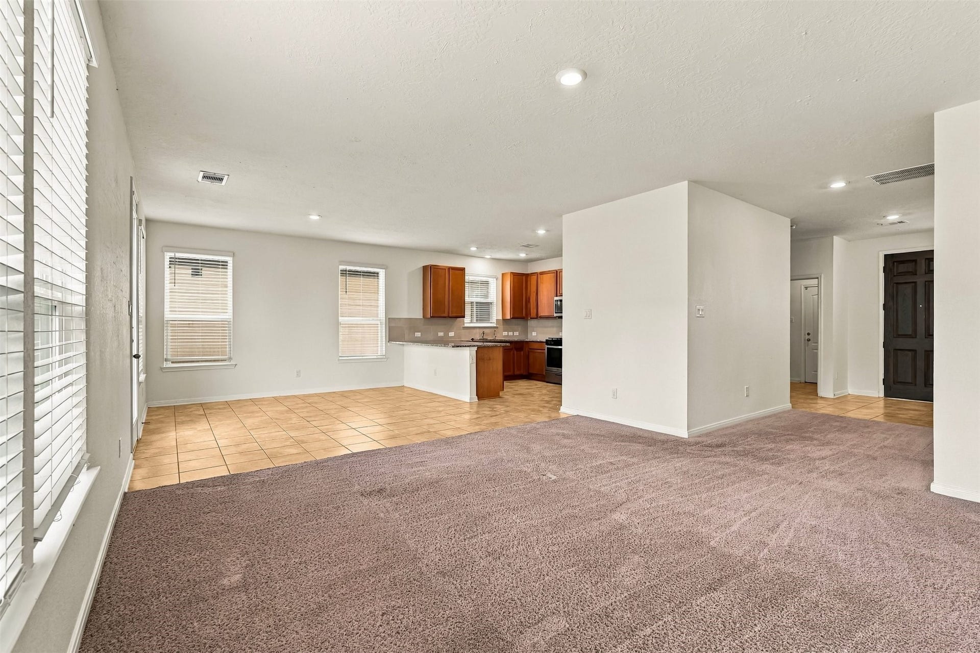 6021 Diamond Sky Lane, Houston, TX 77048 6021 Diamond Sky Lane, Houston, TX 77048