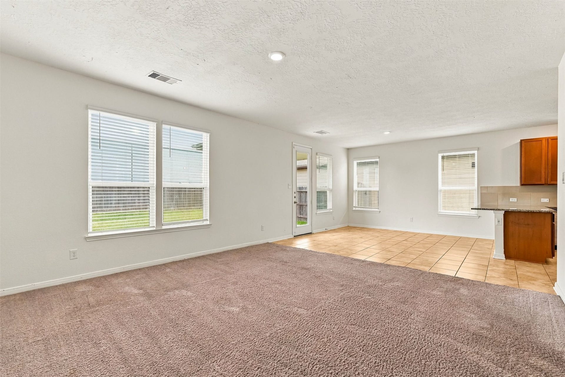 6021 Diamond Sky Lane, Houston, TX 77048 6021 Diamond Sky Lane, Houston, TX 77048