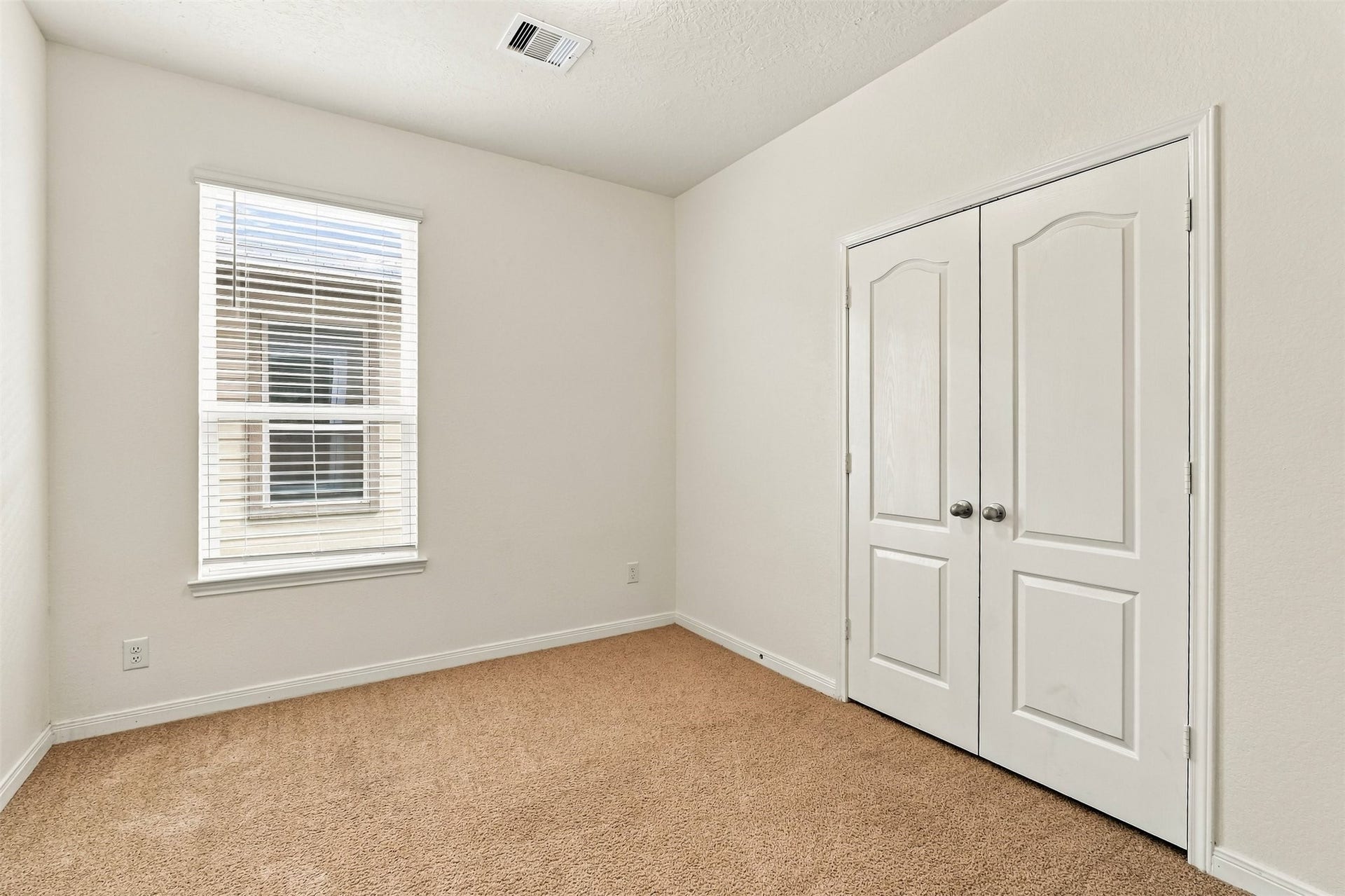 6021 Diamond Sky Lane, Houston, TX 77048 6021 Diamond Sky Lane, Houston, TX 77048