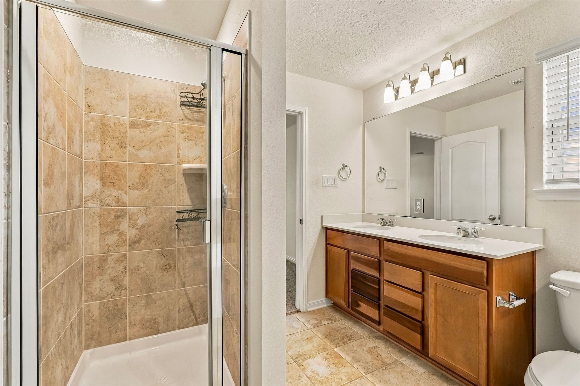 6021 Diamond Sky Lane, Houston, TX 77048 6021 Diamond Sky Lane, Houston, TX 77048
